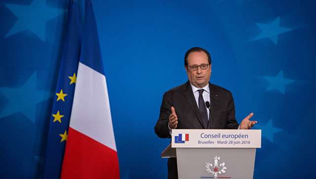 Президент Франции Франсуа Олланд во время саммита ЕС в Брюсселе. Архивное фото Президент Франции Франсуа Олланд во время саммита ЕС в Брюсселе. Архивное фото