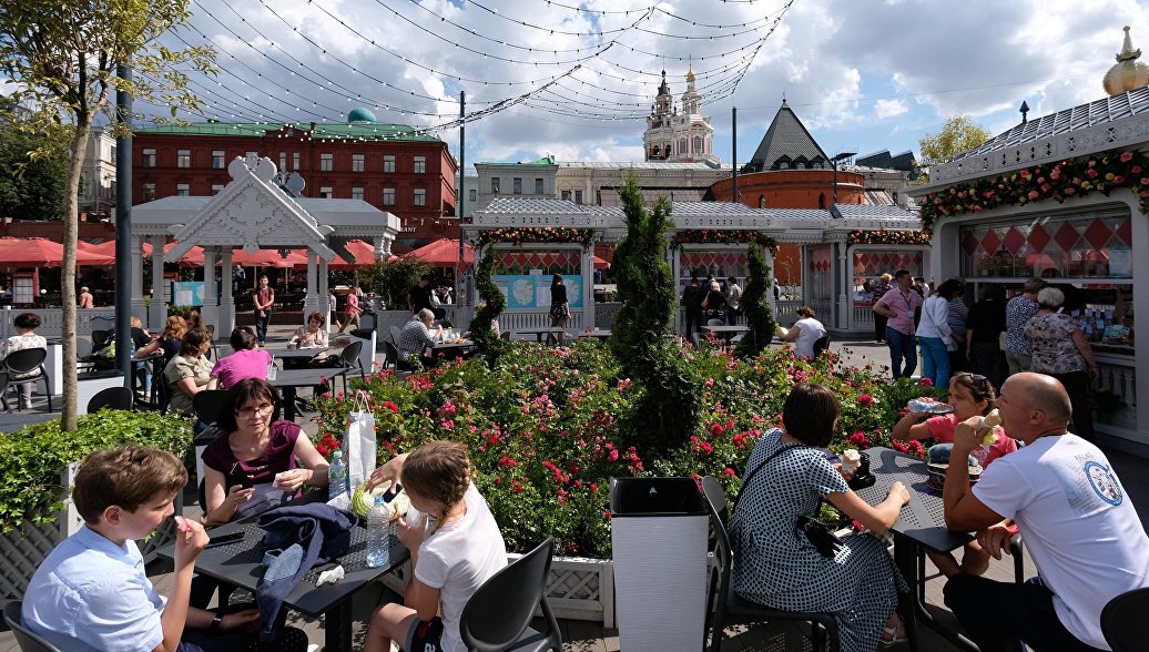 Собянин назвал число посетителей фестиваля "Цветочный джем" .