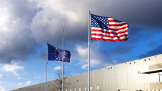 Флаги США и Евросоюза Флаги США и Евросоюза