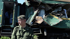 Пассажирский и грузовой поезда столкнулись в Подмосковье Пассажирский и грузовой поезда столкнулись в Подмосковье