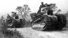 Французские танки Renault FT-17 в Аргонском лесу во Франции Французские танки Renault FT-17 в Аргонском лесу во Франции