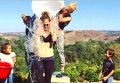 Певица и актриса Дженифер Лопес принимает участие в флешмобе Ice Bucket Challenge Певица и актриса Дженифер Лопес принимает участие в флешмобе Ice Bucket Challenge