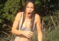 Американская актриса Хилари Суонк принимает участие в флешмобе Ice Bucket Challenge Американская актриса Хилари Суонк принимает участие в флешмобе Ice Bucket Challenge