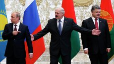 Владимир Путин, Александр Лукашенко и Петр Порошенко на встрече в Минске Владимир Путин, Александр Лукашенко и Петр Порошенко на встрече в Минске