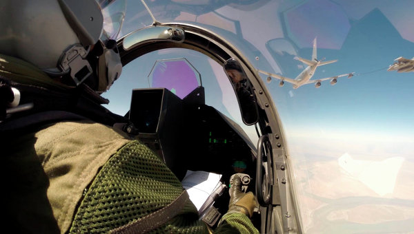 Самолет ВВС Франции в небе на Ираком. Архивное фото