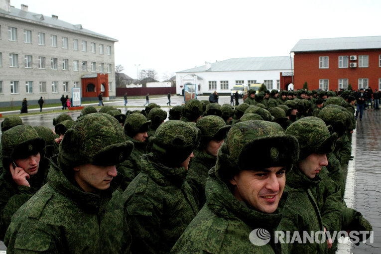 Новобранцы на плацу военного коммисариата Чеченской Республики Новобранцы на плацу военного коммисариата Чеченской Республики