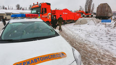 Из Харькова в Нидерланды отправили четыре автомобиля с обломками Боинг-777 Из Харькова в Нидерланды отправили четыре автомобиля с обломками Боинг-777