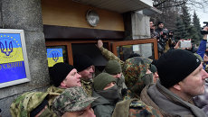 Бойцы Айдара штурмуют проходную Минобороны Украины Бойцы Айдара штурмуют проходную Минобороны Украины