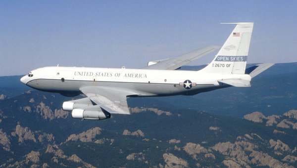 Американский самолет наблюдения Боинг ОС-135Б, архивное фото