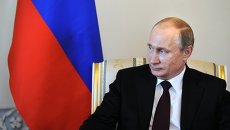 Президент РФ В.Путин встретился с главой Киргизии А.Атамбаевым в Стрельне Президент РФ В.Путин встретился с главой Киргизии А.Атамбаевым в Стрельне