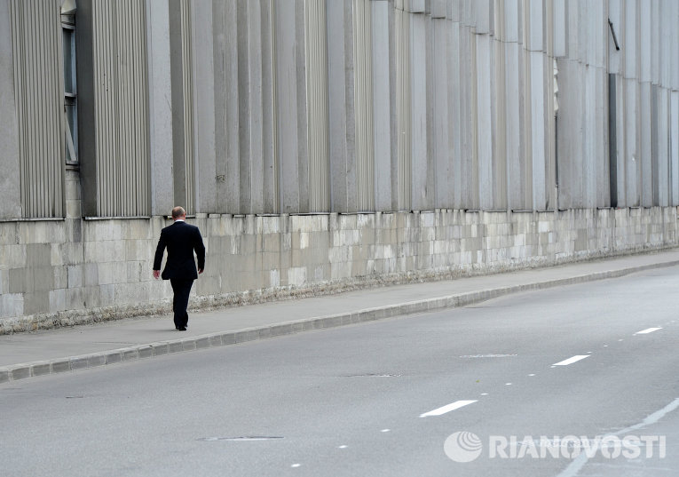 Президент России Владимир Путин после церемонии прощания с заслуженным тренером России по дзюдо Анатолием Рахлиным Президент России Владимир Путин после церемонии прощания с заслуженным тренером России по дзюдо Анатолием Рахлиным