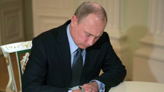 Президент России Владимир Путин во время интервью газете Il Corriere della Sera Президент России Владимир Путин во время интервью газете Il Corriere della Sera