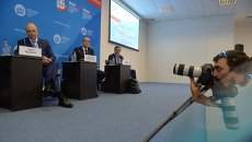Панельная сессия Мультипликативный эффект бюджетных расходов на экономику. Приоритеты, внутренние резервы и контроль в рамках ПМЭФ 2015 Панельная сессия Мультипликативный эффект бюджетных расходов на экономику. Приоритеты, внутренние резервы и контроль в рамках ПМЭФ 2015