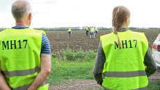 Международные эксперты в районе падения самолёта Boeing 777 малайзийских авиалиний в Донецкой области Международные эксперты в районе падения самолёта Boeing 777 малайзийских авиалиний в Донецкой области