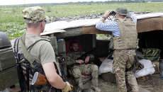 Военнослужащие ВСУ на позициях в Луганской области. Архивное фото Военнослужащие ВСУ на позициях в Луганской области. Архивное фото