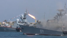 Залпы орудий, парад моряков и фейерверк – как отпраздновали День ВМФ в России Залпы орудий, парад моряков и фейерверк – как отпраздновали День ВМФ в России