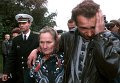 Родственники членов экипажа подводной лодки Курск в Мурманске Родственники членов экипажа подводной лодки Курск в Мурманске