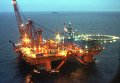 Норвежское судно-платформа Регалия во время спасательной операции в Баренцевом море на месте затопления АПЛ Курск Норвежское судно-платформа Регалия во время спасательной операции в Баренцевом море на месте затопления АПЛ Курск