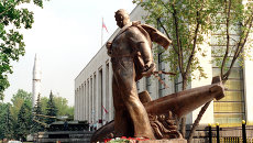 Памятник морякам погибшей атомной подводной лодки Курск. Архивное фото Памятник морякам погибшей атомной подводной лодки Курск. Архивное фото