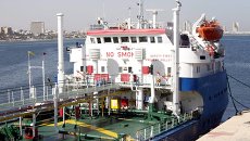 Танкер, задержанный береговой охраной, на военно-морской базе в Триполи. 17 сентября, 2015 Танкер, задержанный береговой охраной, на военно-морской базе в Триполи. 17 сентября, 2015