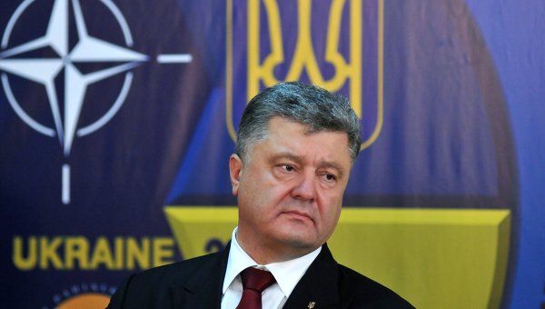 Президент Украины Петр Порошенко на пресс-конференции в Международном центре миротворчества и безопасности. Архивное фото Президент Украины Петр Порошенко на пресс-конференции в Международном центре миротворчества и безопасности. Архивное фото