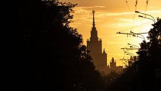 Главное здание Московского государственного университета (МГУ) на Воробьевых горах в Москве Главное здание Московского государственного университета (МГУ) на Воробьевых горах в Москве