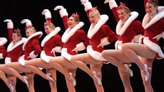 Танцевальный коллектив The Rockettes из Нью-Йорка Танцевальный коллектив The Rockettes из Нью-Йорка