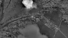 ВКС РФ уничтожили склад и мастерскую террористов в Сирии. Кадры авиаударов ВКС РФ уничтожили склад и мастерскую террористов в Сирии. Кадры авиаударов