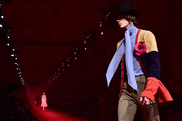 Показ коллекции Gucci во время Недели мужской моды в Милане Показ коллекции Gucci во время Недели мужской моды в Милане