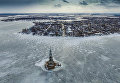 Затопленная водами Угличского водохранилища колокольня Никольского собора Затопленная водами Угличского водохранилища колокольня Никольского собора