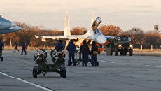 Подготовка истребителей Су-27 к выполнению учебно-боевых задач в Севастополе Подготовка истребителей Су-27 к выполнению учебно-боевых задач в Севастополе