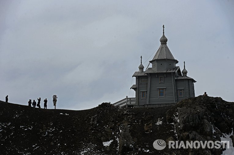 Храм Живоначальной Троицы на острове Ватерлоо в Антарктиде Храм Живоначальной Троицы на острове Ватерлоо в Антарктиде