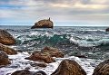 Камни на берегу Черного моря в поселке Ай-Даниль в Крыму Камни на берегу Черного моря в поселке Ай-Даниль в Крыму