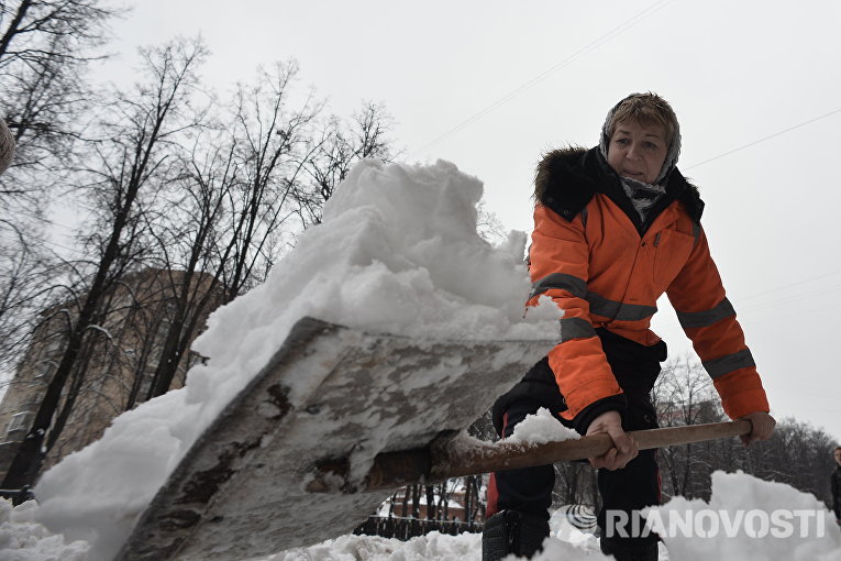 Уборка снега в Москве Уборка снега в Москве