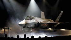Истребитель-бомбардировщик Lockheed Martin F-35 Архивное фото Истребитель-бомбардировщик Lockheed Martin F-35 Архивное фото