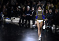 Показ коллекции Courreges во время недели моды прет-а-порте в Париже. Март 2016 Показ коллекции Courreges во время недели моды прет-а-порте в Париже. Март 2016