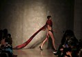 Модель на показе Lisbon Fashion Week 2016 в Португалии Модель на показе Lisbon Fashion Week 2016 в Португалии