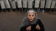Местная жительница в поселке Плеханово в Тульской области Местная жительница в поселке Плеханово в Тульской области