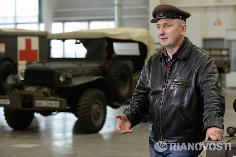 Организатор выставки Моторы войны Вячеслав Лен в выставочном центре Крокус Экспо в Москве Организатор выставки Моторы войны Вячеслав Лен в выставочном центре Крокус Экспо в Москве
