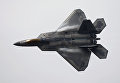 Истребитель ВВС США F-22 Raptor во время выступления на международном аэрокосмическом салоне Латинской Америки FIDAE в аэропорту Сантьяго Истребитель ВВС США F-22 Raptor во время выступления на международном аэрокосмическом салоне Латинской Америки FIDAE в аэропорту Сантьяго
