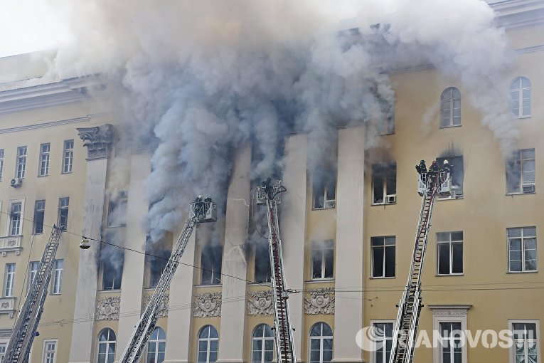 Пожар в здании Министерства обороны в Москве Пожар в здании Министерства обороны в Москве