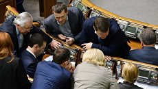 Депутаты на заседании Верховной Рады Украины. Архивное фото Депутаты на заседании Верховной Рады Украины. Архивное фото