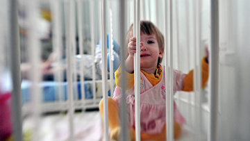 Под Пензой мать, уходя на работу, привязывала 4-летнюю дочь к кроватке