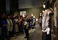 Историк моды Александр Васильев на открытии выставки Кино и мода. Платья знаменитых киноактрис из фонда Александра Васильева Историк моды Александр Васильев на открытии выставки Кино и мода. Платья знаменитых киноактрис из фонда Александра Васильева