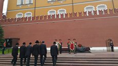 Российские евреи возлагают венки к могиле Неизвестного солдата в религиозный иудейский праздник - День спасения и освобождения Российские евреи возлагают венки к могиле Неизвестного солдата в религиозный иудейский праздник - День спасения и освобождения