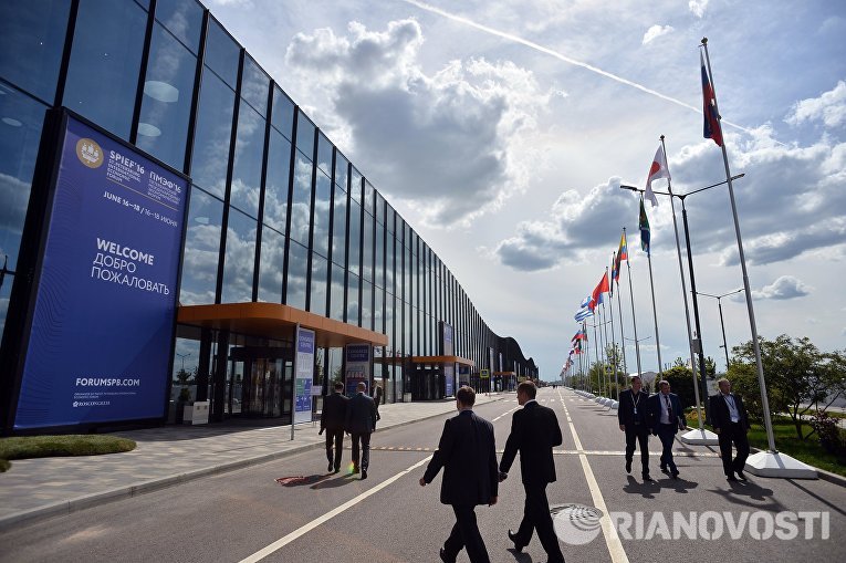 Подготовка к открытию Петербургского экономического форума Подготовка к открытию Петербургского экономического форума