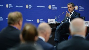 Экс-президент Франции Николя Саркози выступает на XX Петербургском международном экономическом форуме