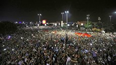 Persone in tutto l'aeroporto Ataturk di Istanbul.  16 lug 2016