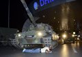 Человек пытается блокировать танк в аэропорту Ататюрка. Стамбул, Турция Человек пытается блокировать танк в аэропорту Ататюрка. Стамбул, Турция