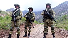 Военнослужащие российской армии во время учений в Таджикистане. Архивное фото Военнослужащие российской армии во время учений в Таджикистане. Архивное фото